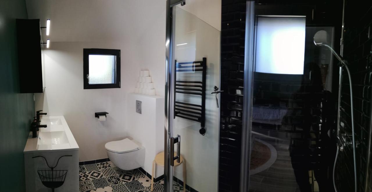 Casa de hóspedes Moya, Dependance Privee Piscine & Spa *